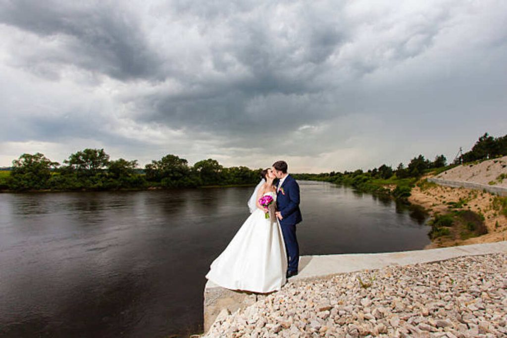 Wedding Venues in the Hood River
