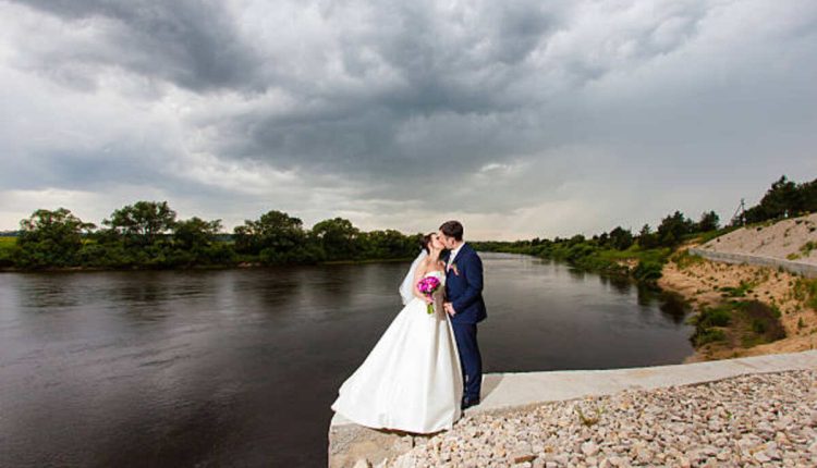 Wedding Venues in the Hood River