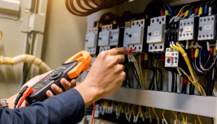 commercial electrician