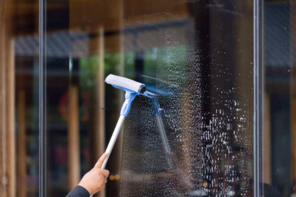 Essential Tips for Choosing Window Cleaners