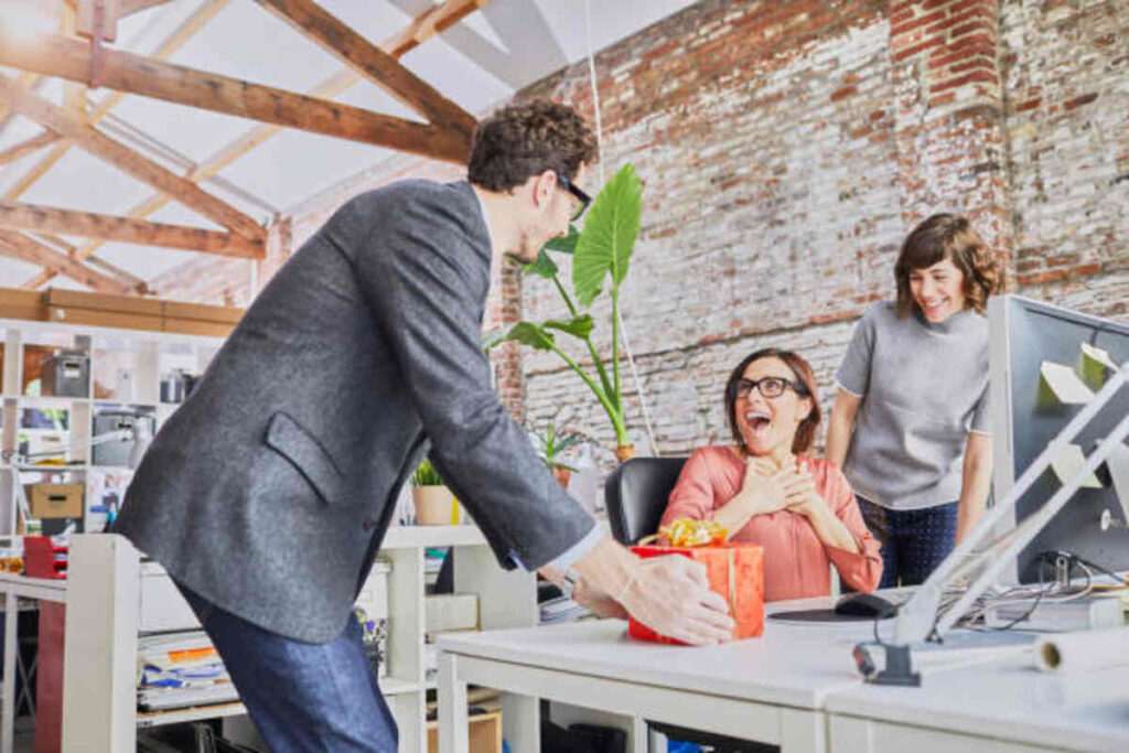 How Corporate Gifting Boosts Employee Morale Astonishing 7 Benefits